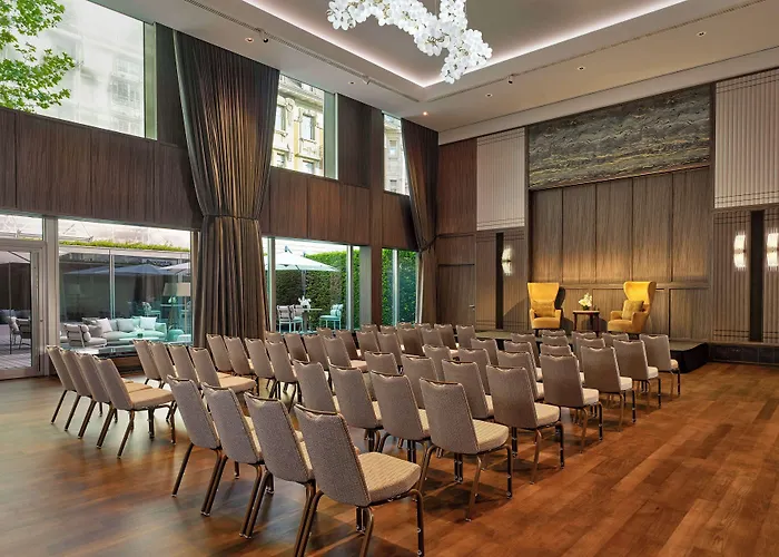 Park Hyatt - Center Luxury Hotell 5*