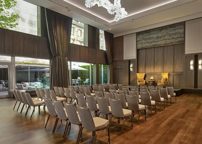 Park Hyatt - Center Luxury 호텔